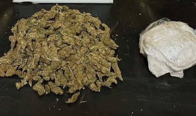 Uyuşturucu tacirleri yakayı ele verdi