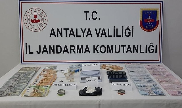 Uyuşturucuyu piyasaya süremeden yakalandı