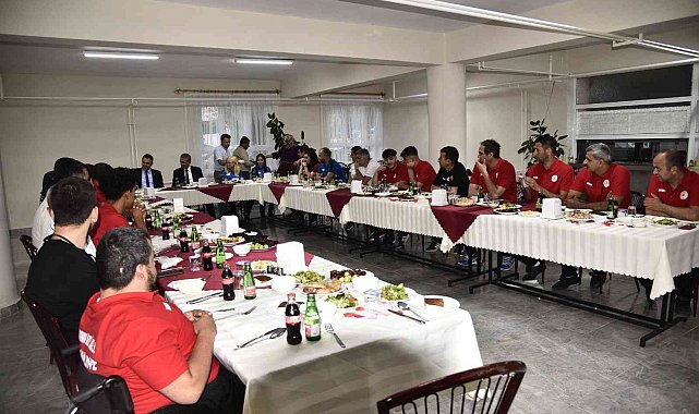 Vali Akkoyun: &quot;Başarıyı getirecek olan imkandan ziyade cesaret ve yürektir&quot;