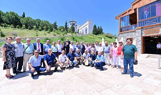 Vali Aksoy Aydınlı şair ve yazarlarla bir araya geldi