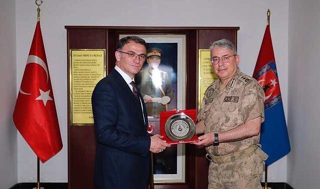 Vali Balcı&#039;dan Tümgeneral Kurtoğlu&#039;na ziyaret