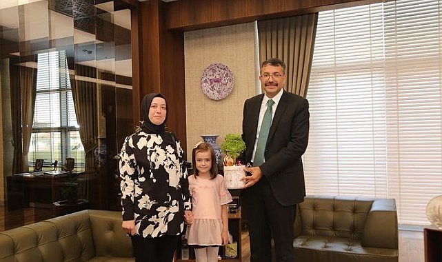 Vali Çelik, 8 yaşındaki Sevde Elizan Gökçe&#039;yi makamında misafir etti