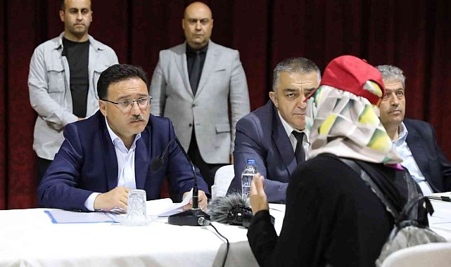 Vali Çiçek Halk Günü Toplantısında Vatandaşlarla Buluştu