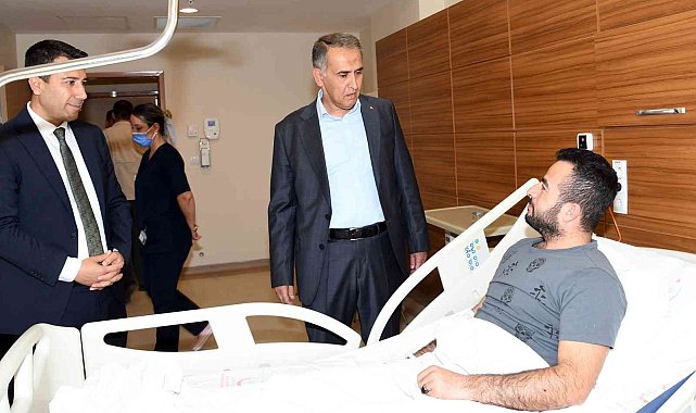 Vali Çuhadar, yaralı askere geçmiş olsun dileklerinde bulundu