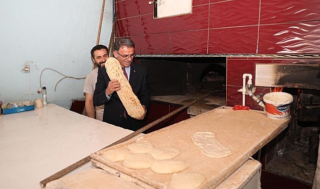 Vali Dr. Balcı, ekmek pişirdi