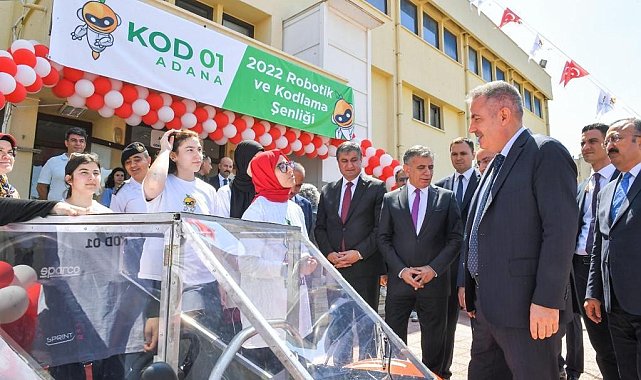 Vali Elban: &quot;247 bin öğrencimiz kod okuryazarı haline geldi&quot;