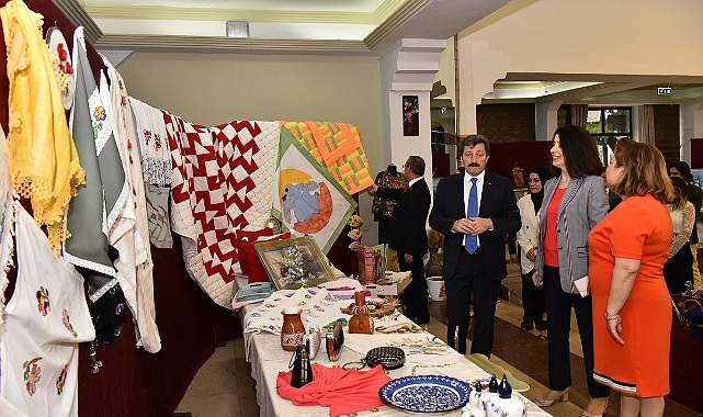 Vali Orhan Tavlı, Halk Eğitimi Merkezi El Sanatları Yılsonu Sergisini ziyaret etti