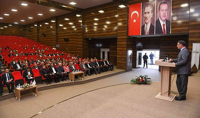 Vali Ozan Balcı mahalle muhtarlarıyla buluştu