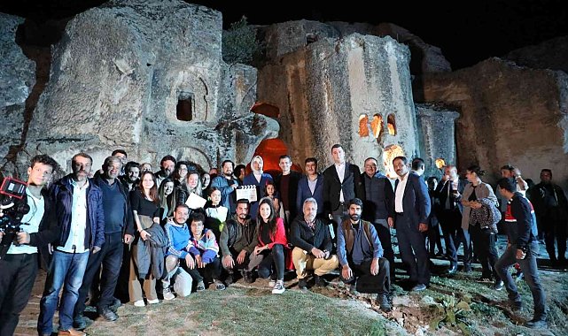 Vali Yiğitbaşı, Ayazini'deki film setini ziyaret etti