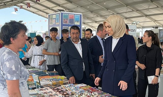 Vali Yiğitbaşı Kitap Fuarı'nı ziyaret etti