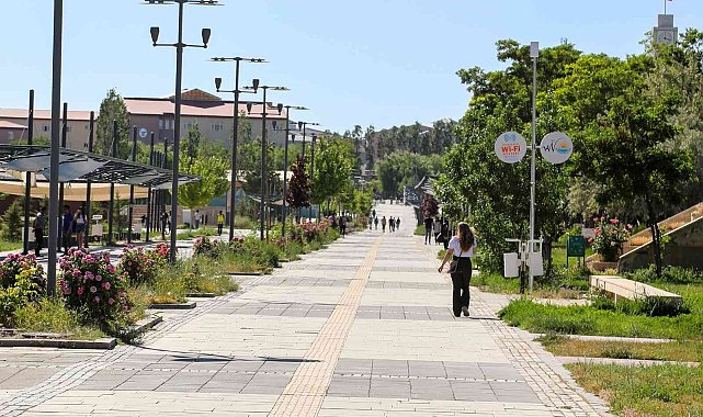 Van Büyükşehir Belediyesinden üniversite öğrencilerine ücretsiz internet hizmeti