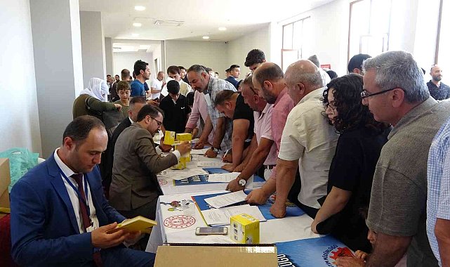 Van&#039;da 230 çocuğa sensörlü glikoz ölçüm cihazı