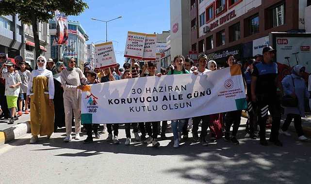 Van&#039;da &quot;Koruyucu Aile Günü&quot; yürüyüşü