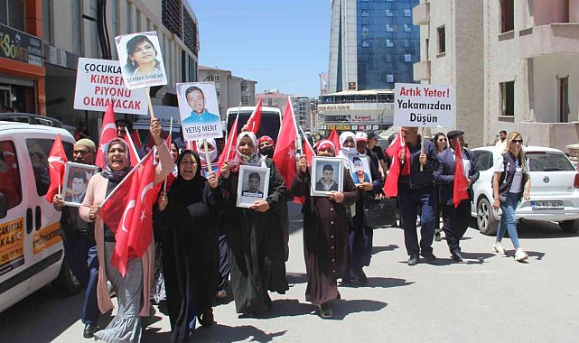 Vanlı anne: &quot;Kandil&#039;in bütün yollarını biz anne ve babalar kapatmışız&quot;