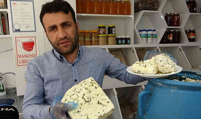 Vatandaşlar otlu peynir alırken hijyene dikkat etmeli