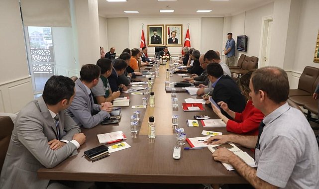 Vatandaşların istek ve şikayetlerini dinledi