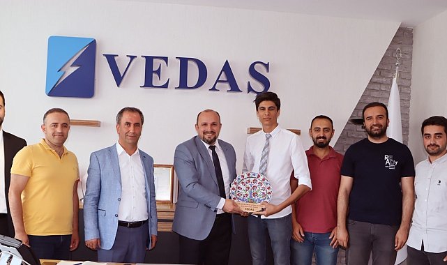 VEDAŞ mühendislerinin Ar-Ge projesi ödül aldı