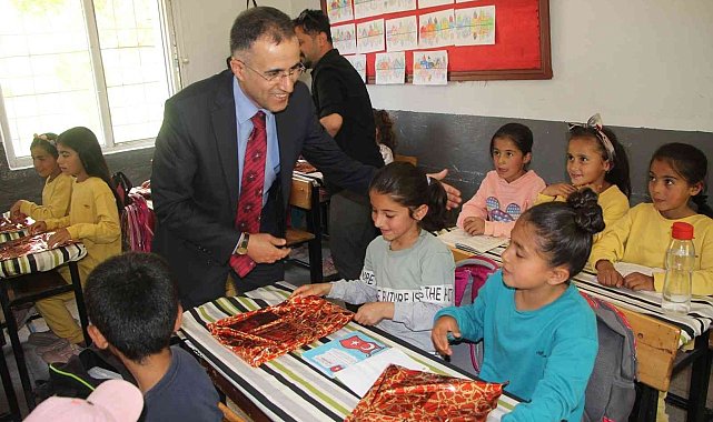 VEDAŞ'tan öğrencilere karne hediyesi
