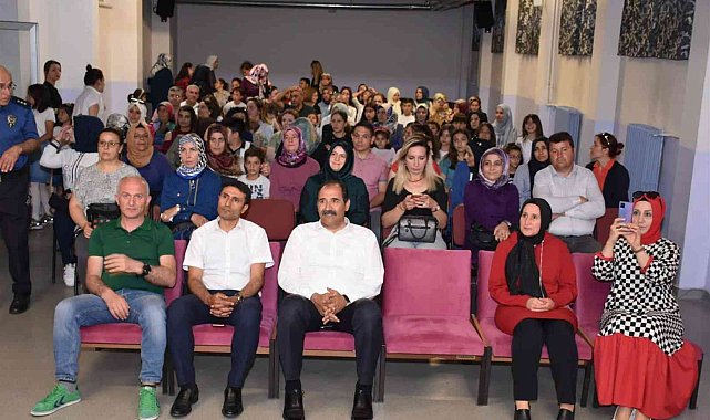 Veliler arası kitap okuma yarışması ödül töreni gerçekleştirildi