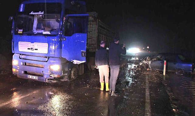 Yaka selinin getirdiği taşlar ve çamur kazayı beraberinde getirdi