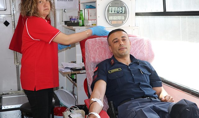 Yalova'da jandarmadan kan bağışı