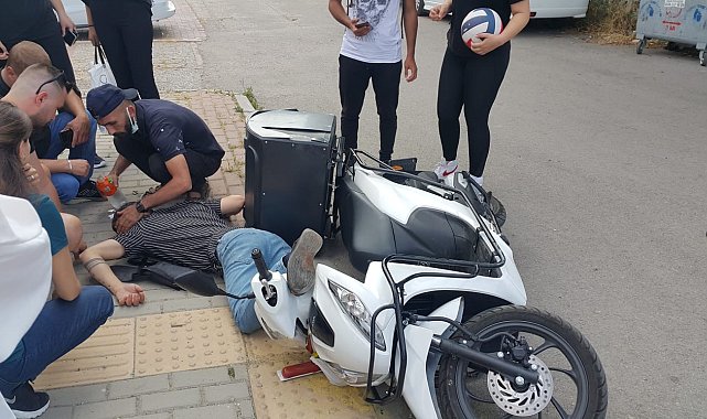 Yaralı motorlu kuryeye ilk müdahaleyi vatandaşlar yaptı