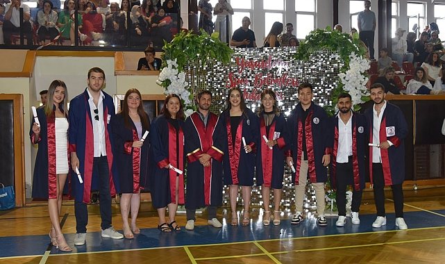 Yaşar Doğu Spor Bilimleri Fakültesi mezunlarını uğurladı