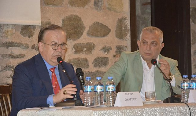 Yaycı Paşa ve AK Parti MKYK Üyesi Külünk, Bursa&#039;dan uyardı: &quot;Mavi Vatan&#039;ın bir damlası için savaşırız&quot;