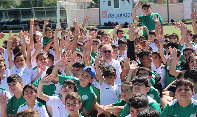 Yaz spor okullarında minik sporcular geleceğe hazırlanıyor