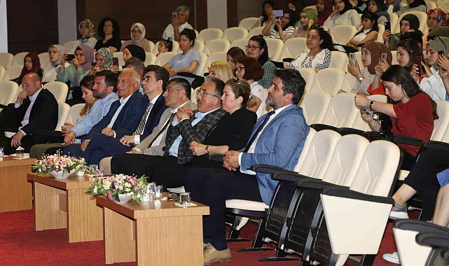 Yazar Mehmet Ercan, '1. Kapadokya Kültürel Miras Festivali'nde öğrencilerle bir araya geldi