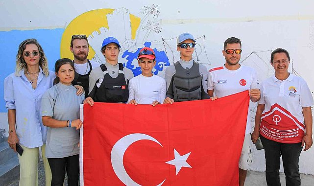 Yelkencilerden anı duvarı boyama etkinliği