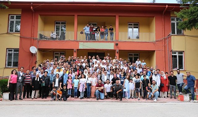 Yetiştirme yurtlarından ayrılan gençler pilav gününde buluştu