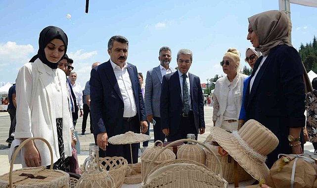 Yıldırım&#039;da El Emekleri Festivali göz kamaştırdı