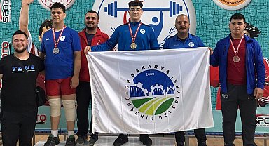 Yıldızlar halter şampiyonu Büyükşehir'den