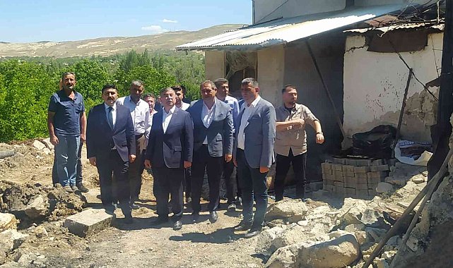 Yılmaz&#039;dan ahırı yanan vatandaşa zararı karşılama sözü