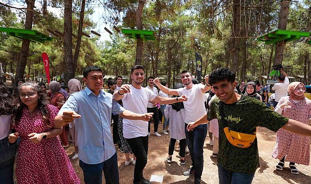 YKS&#039;ye girecek öğrencilere moral pikniği