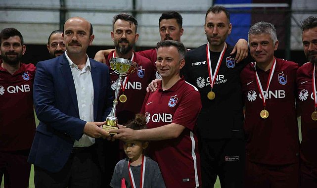 Yomra Kaymakamlığı&#039;nın Dostluk ve Kardeşlik Futbol Turnuvası sona erdi