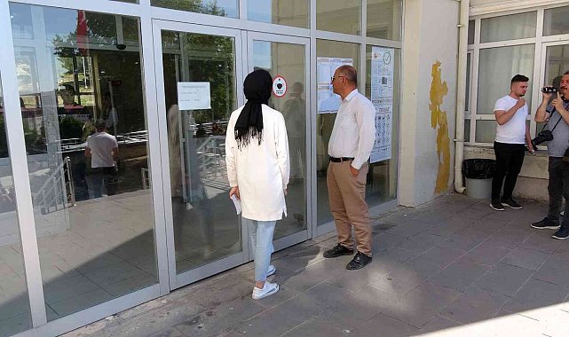 Yozgat'ta 1 dakika geç kaldıkları için YKS'ye giremediler