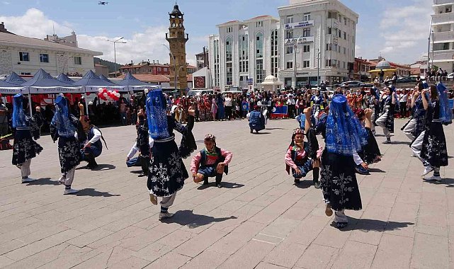 Yozgat'ta Halk Oyunları Şenliği düzenlendi