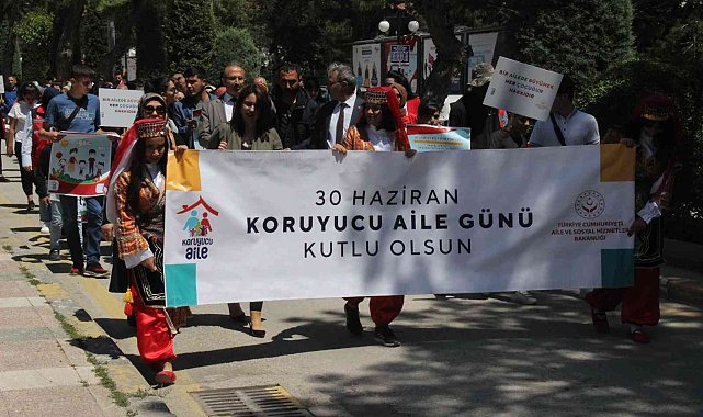 Yozgat&#039;ta koruyucu aile farkındalık yürüyüşü gerçekleştirildi