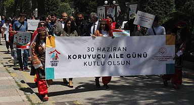 Yozgat'ta koruyucu aile farkındalık yürüyüşü gerçekleştirildi