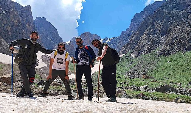 Yüksekovalı dağcılardan doğa yürüyüşü
