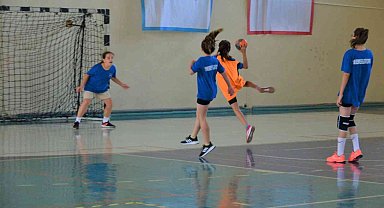 Yunusemre Belediyesinden geleceğin hentbolcularına davet