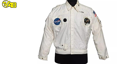 Ay'a ayak basan ikinci astronotun ceketi 2.8 milyon dolara satıldı