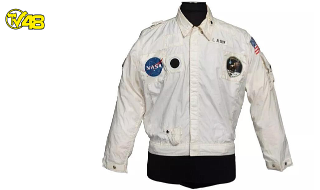 Ay&#039;a ayak basan ikinci astronotun ceketi 2.8 milyon dolara satıldı