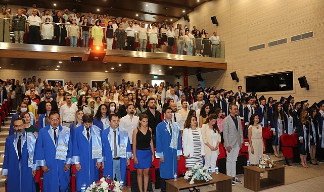 Akdeniz Üniversitesi Diş Hekimliği Fakültesi&#039;nde 10. yıl gururu