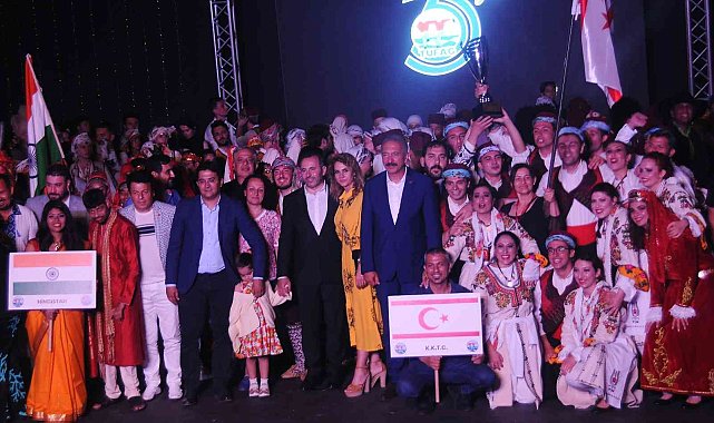 Altın Karanfil Halk Dansları Yarışması&#039;nın kazananı KKTC oldu