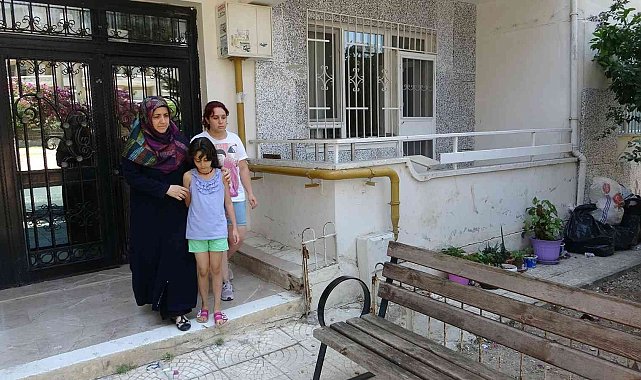 Anneleriyle evden çıkarılan kızlar, maddi durumu iyi olan babalarının ilgisizliğinden şikayetçi