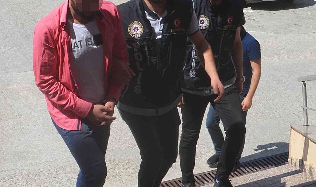 Aracında 46 binden fazla uyuşturucu hap yakalatan şahıs emniyet personeli çıktı