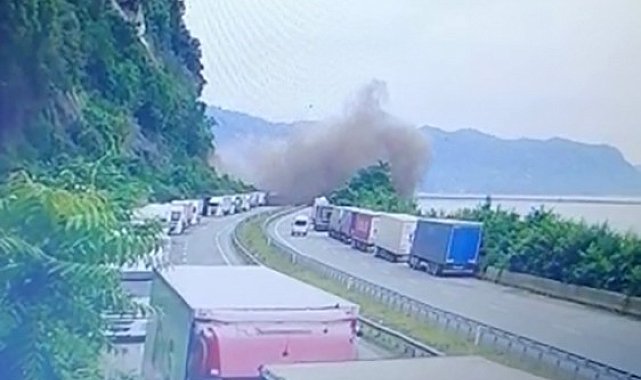 Artvin&#039;in Kemalpaşa ilçesinde heyelan böyle geldi